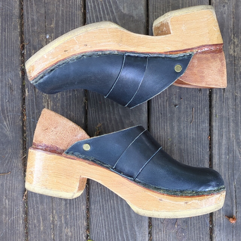 Multnomah Clogs - Picture 2 of 9